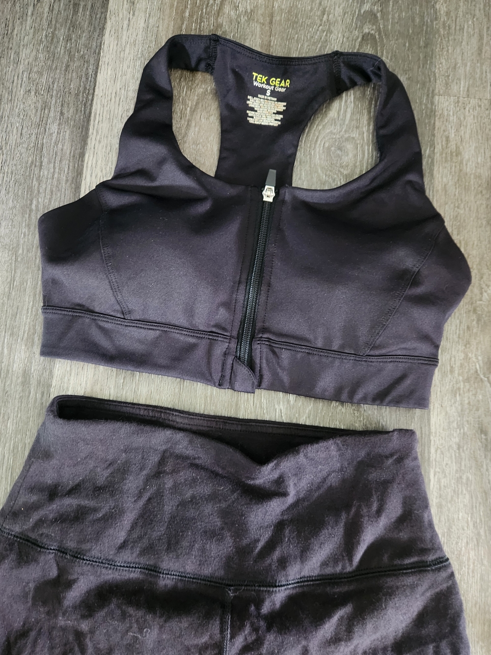 Tek Gear Women’s Black Racerback Zip-Front Sports Bra And Matching Leggings Smal